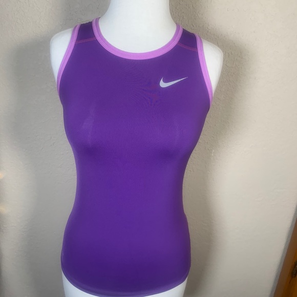 EUC Nike Pro Fitted Dri-Fit Tank - Size Medium - Picture 10 of 14